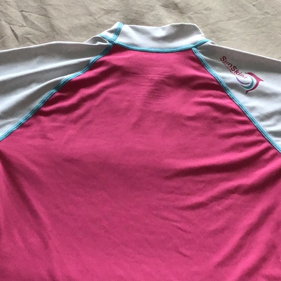 Girls Rash guard top - Picture 2 of 4